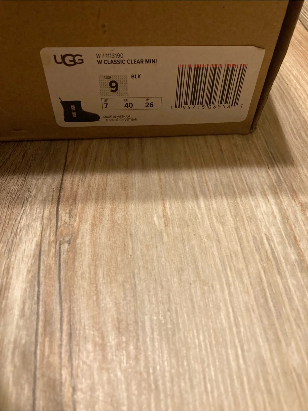 UGG Woman’s Short Waterproof Boot - Black